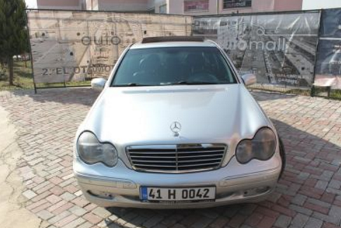 Gümüş Gri renk Mercedes - Benz C resimleri