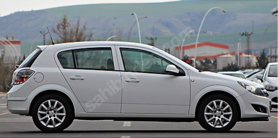İster Banka Kredisi İsterseniz de Senetle Vadeli 2011 Opel Astra